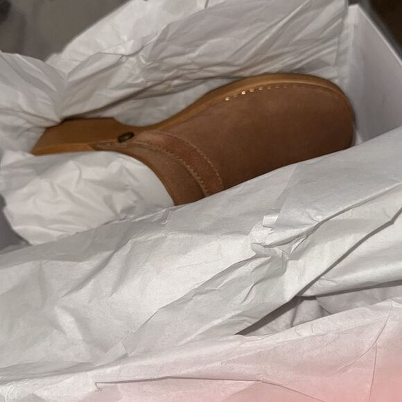 28 NIB 415.00 REDONE
Suede Platform 70’s Classic Clogs - Picture 11 of 11